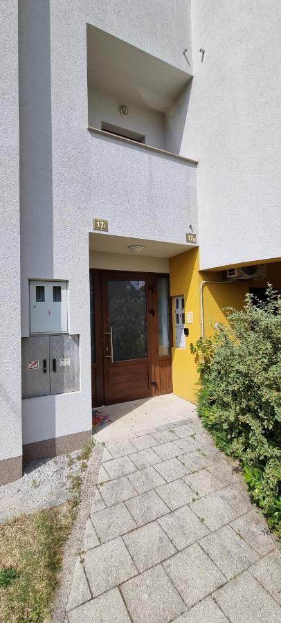 Appartement Oaza Klara à Karlovac Extérieur photo